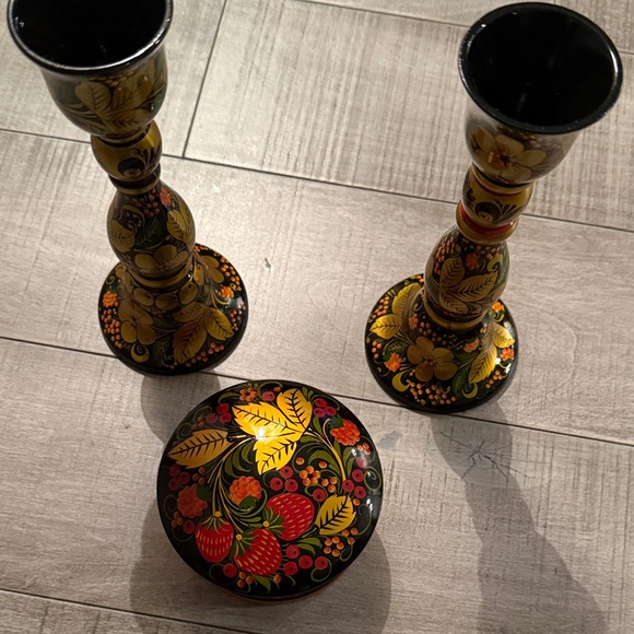 Russian Khokhloma wooden candlestick holders and trinket box set - Picture 5 of 8